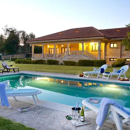 Villa Goian Sleeps 10 Pool