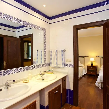 Villa Goian Sleeps 10 Pool *