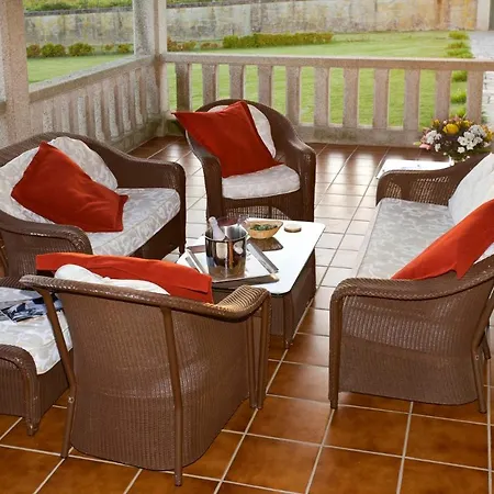 Goian Sleeps 10 Pool Villa