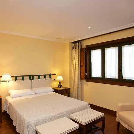 Goian Sleeps 10 Pool *