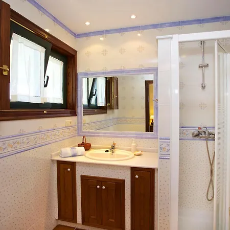 Villa Goian Sleeps 10 Pool