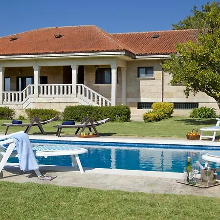 Goian Sleeps 10 Pool